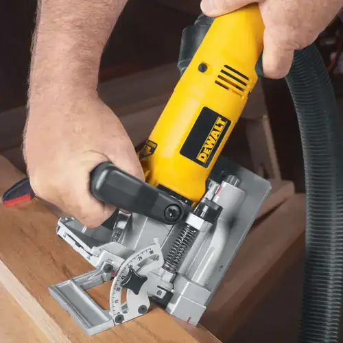Ranhuradora 600W DeWALT DW682K-QS